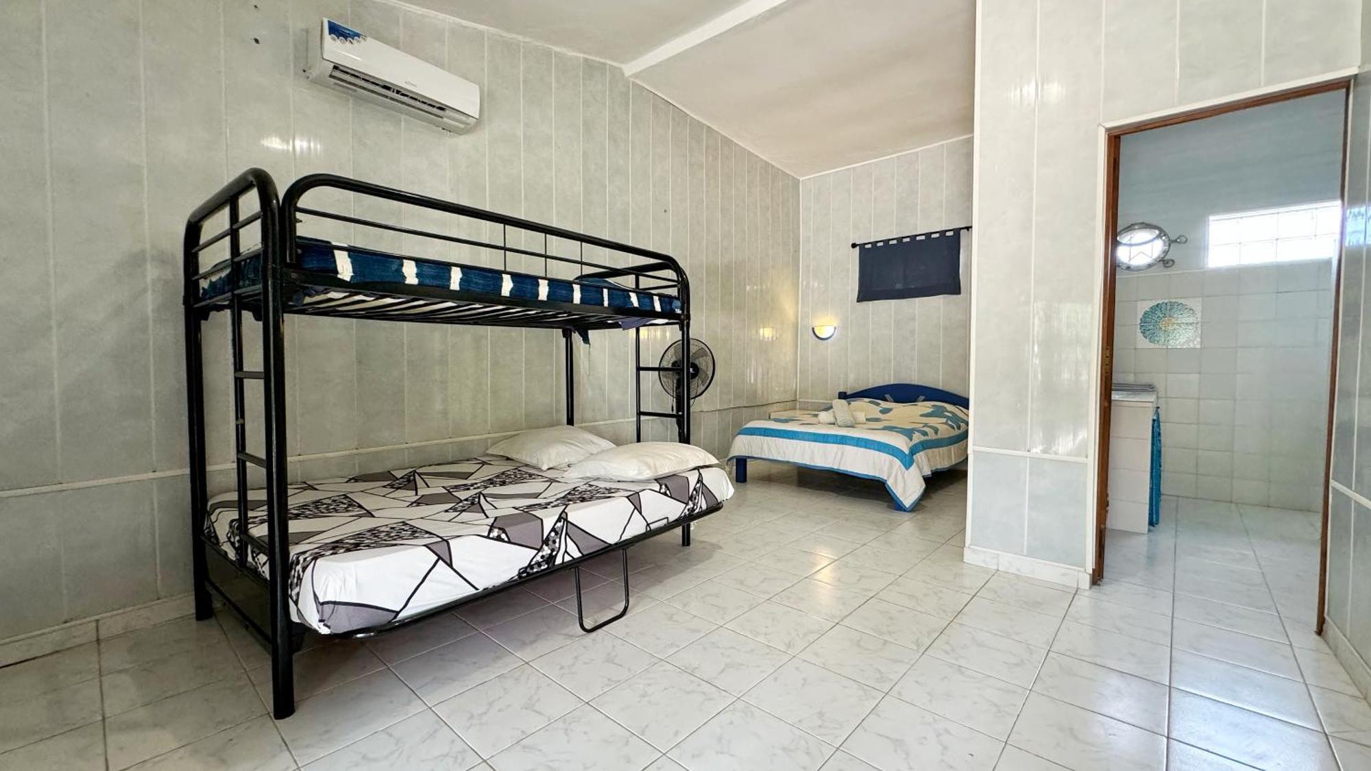 Отель Kayzen House Ngaparou Номер фото